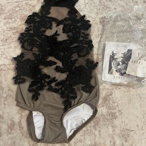 Kelle stone with black lace Leo MC